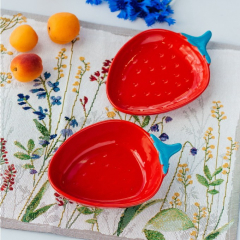 Салатник "Клубника" 18х12х4,5 см