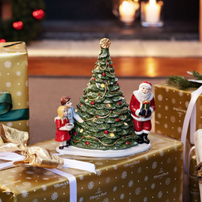 Подсвечник-елка "Санта с детьми" 23 см