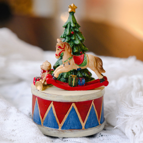 Фигурка музыкальная "Елка, барабан и игрушки" 14 см