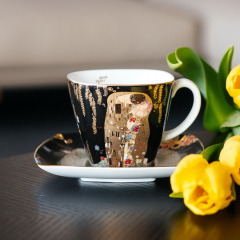 Чашка кофейная с блюдцем "Поцелуй" 250 мл
