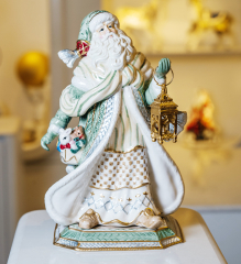 Фигурка "Санта с фонарем и лесными зверями" 34 см