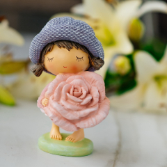 Фигурка "Девочка с розой" 15 см