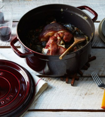 Кокот круглый La Cocotte 26 см / 5,2 л, гранатовый