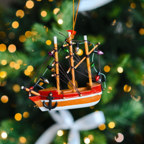 Елочная игрушка "Корабль с красной полосой" 10,2 см