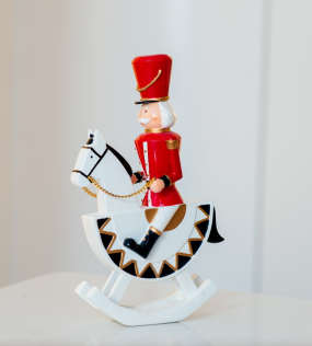 Фигурка "Щелкунчик на белой лошадке-качалке" 29 см