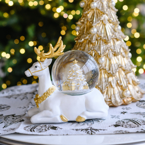 Фигурка музыкальная "Олень и праздничная ель" 18 см