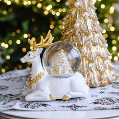 Фигурка музыкальная "Олень и праздничная ель" 18 см