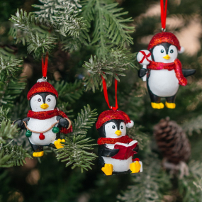 Новогодняя игрушка "Пингвин в блестящей шапочке и шарфе" 7,6 см, в ассортименте
