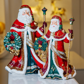 Фигурка "Санта с посохом и рождественским венком" 50 см