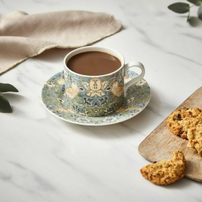 Чашка чайная с блюдцем Morris & Co 280 мл, декор клубничный вор