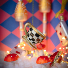 Елочная игрушка "Чашка с блюдцем" 8 см, черно-белая