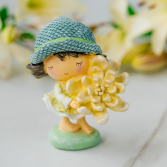 Фигурка "Девочка с георгином" 14 см