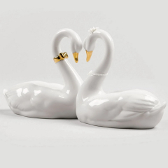 Статуэтка "Бесконечная любовь" 27х13х10 см, re-deco золото