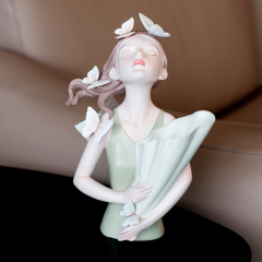 Фигурка Viola 31 см