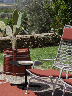 Стол журнальный Poltrona Frau Bob Outdoor, высота 43 см