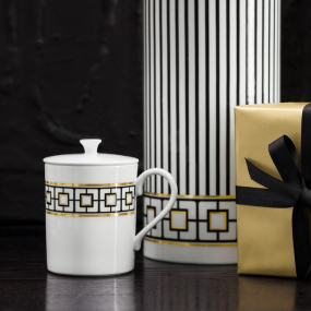 Кружка с крышкой MetroChic Gifts 300 мл