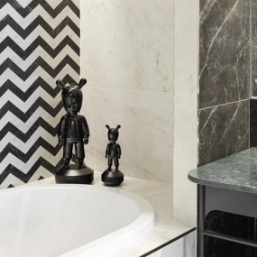 Статуэтка The Black Guest 30х11х11 см