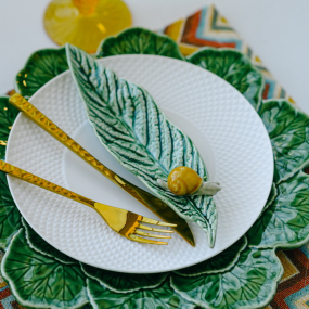 Блюдо "Лист ирги с улиткой" 24,9х6,7 см