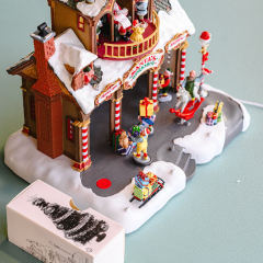 Фигурка музыкальная "Мастерская Санты" 27,5х25х27 см