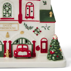 Фигурка Spode Christmas Tree Giftware "Пожарная станция" 14х17х11 см, с подсветкой