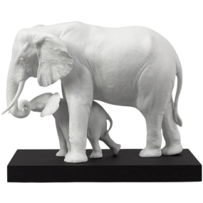 Статуэтка "Показывая путь. Слоны" 29х36х19 см