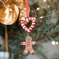 Елочная игрушка "Пряничный человечек и сердце" 8 см, в ассортименте