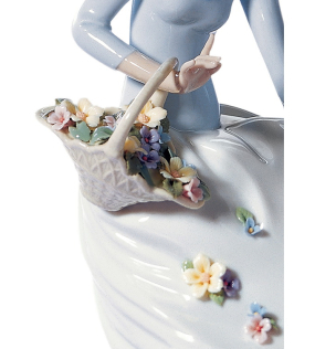 Статуэтка "Лепестки на ветру" 28х20х10 см