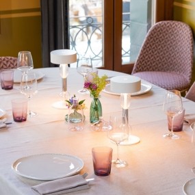 Лампа настольная Zafferano Royal Family Wi-Fi Pro 28 см, белая