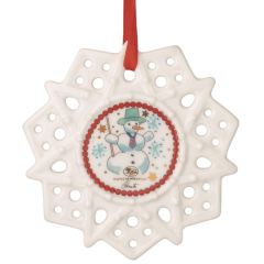 Фигурка-звезда "Девочка в зеленой шапке со снежком" 7,5 см