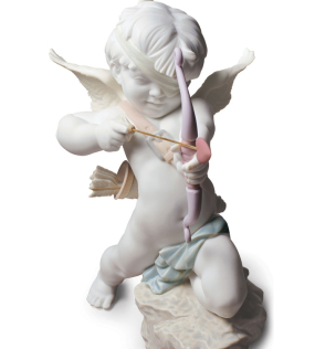 Статуэтка "Прямо в сердце" 26х24х17 см