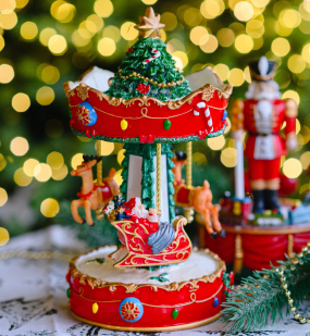 Фигурка музыкальная "Карусель: Санта и олень" 25 см