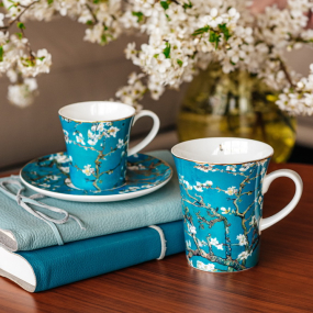 Кружка "Цветущие ветки миндаля" 450 мл, цвет голубой