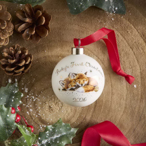 Елочный шар Wrendale Designs Christmas "Baby's First Xmas 2026" 7 см