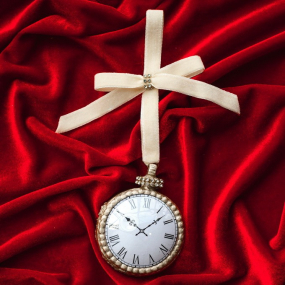 Елочная игрушка "Часы" 9 см, в ассортименте