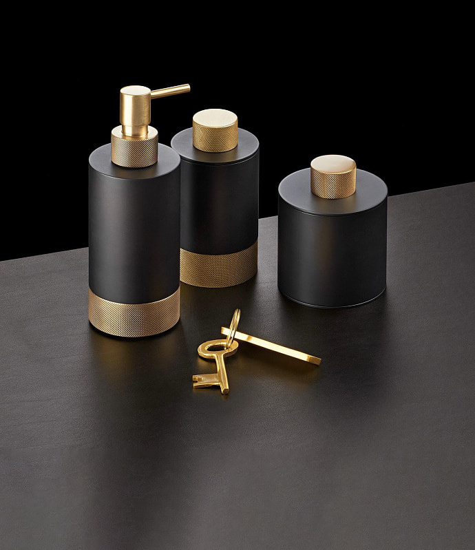 Аксессуары для ванной