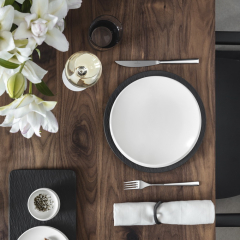 Тарелка салатная NewMoon 24 см