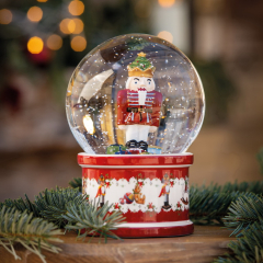 Снежный шар "Щелкунчик" 17 см