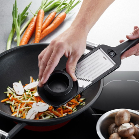 Терка V-образная c двумя насадками Violi 32,3х8 см