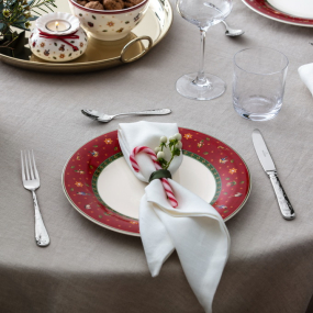 Тарелка столовая Toy's Delight Specials 27 см, красная