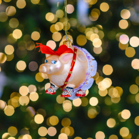 Елочная игрушка "Нарядная свинья" 9 см