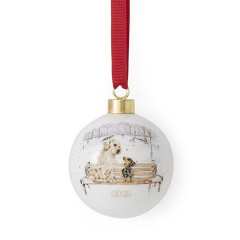 Елочный шар "Рождественские прогулки. Лабрадор и такса" 6,6 см (лимит. изд.)