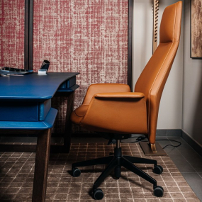 Кресло офисное Poltrona Frau Downtown President, Tonka