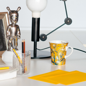 Кружка "Цветущие ветки миндаля" 450 мл, цвет золото