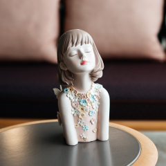 Фигурка Flora 25 см