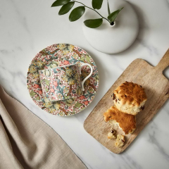 Чашка чайная с блюдцем Morris & Co 280 мл, декор золотая лилия