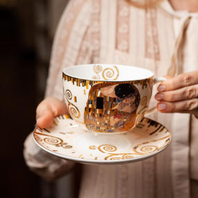 Чашка для капучино с блюдцем "Поцелуй" 300 мл, белая