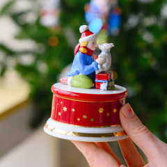 Шкатулка музыкальная "С белым щенком" 14 см