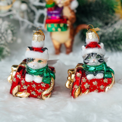 Игрушка на елку "Котенок в подарок" 8,3 см, в ассортименте