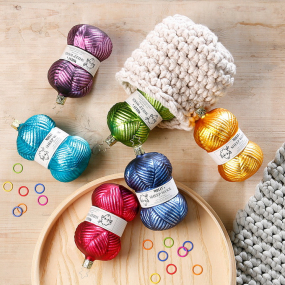 Игрушка на елку "Моток шерсти" 11 см, цвет темно-красный