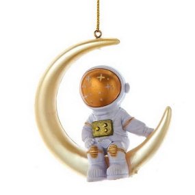 Елочная игрушка "Астронавт на полумесяце с золотым шлемом" 9 см